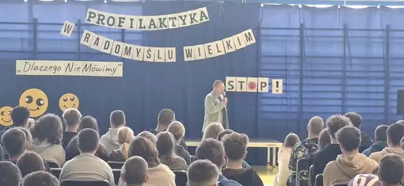 Radomyśl Wielki: Uczniowie wzięli udział w programie profilaktycznym „Dlaczego Nie Mówimy?”