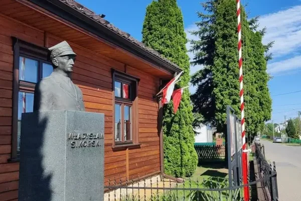 Uczniowie z Malinia tworzyli planety inspirowane „Małym Księciem”