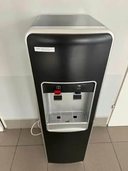 Kropla zdrowia w Radomyślu Wielkim – poidełka dla uczniów zamiast plastikowych butelek