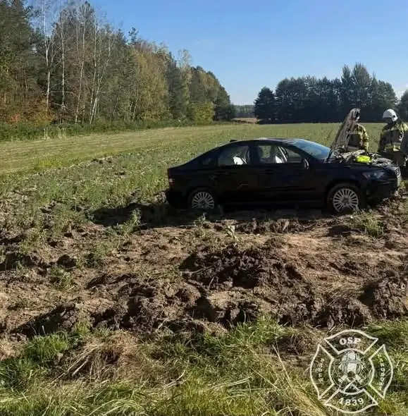 Wypadek w Kębłowie: druhowie OSP Padew w akcji ratunkowej