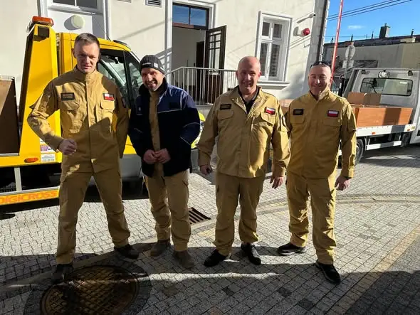 Strażacy z OSP Mielec pomogli w transporcie mebli do Szkoły Podstawowej nr 9